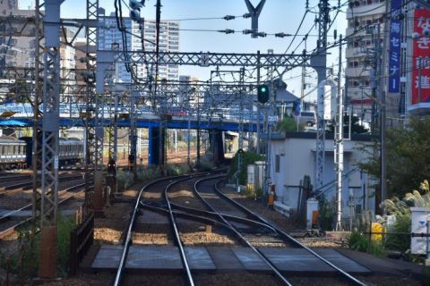 京急本線　神奈川新町駅