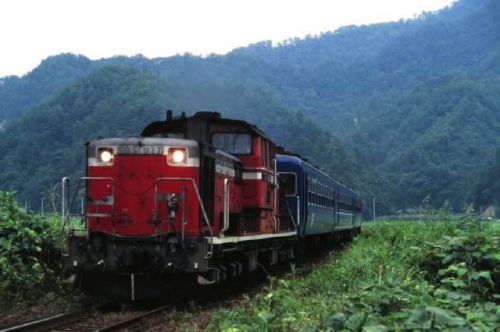 山陰本線キハ47形　景色に同化する普通列車　1995-08-14
