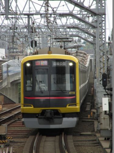 東急5050系4000番台(Shibuya Hikarie号)　東急東横線特急「Fライナー」森林公園行き。