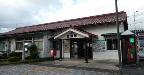 智頭駅で働くクルマを見る