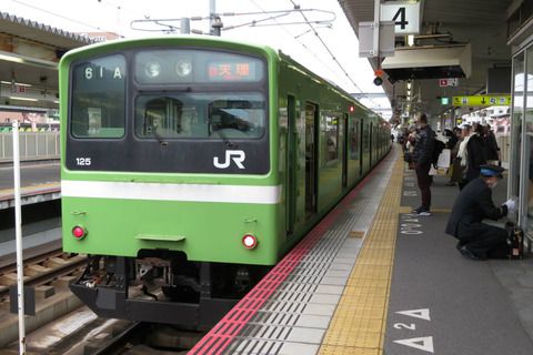 【レア】 奈良駅で 普通 「天理行き」 を撮る （発車標＆221系・201系） 【2020年1月】