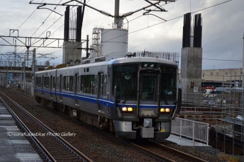 521系と北陸新幹線工事
