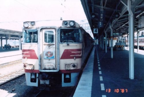 2019年8月の岡山・広島・鳥取・兵庫旅行　6　岡山駅に発着したJR四国の車両　キハ181系特急「南風」