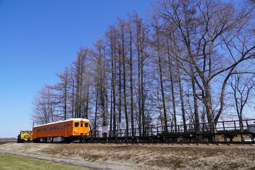 幸福駅のキハ22形気動車