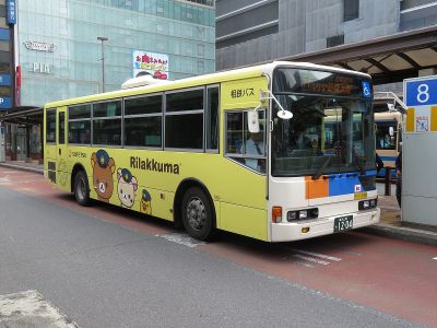 相鉄バス「(リラックマバス)　「浜01」新横浜駅行き