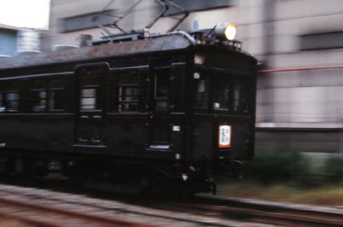 鶴見線クモハ12形　快走する回送電車　1995-05-28
