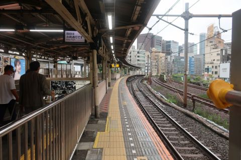飯田橋駅ホーム移設