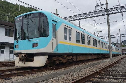 【京阪電鉄】大津線800系旧塗装は11月10日運転終了。新塗装と並べた撮影会を四宮車庫で実施（2020.11.8）