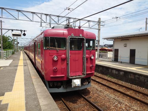 JR七尾線国鉄型車両・各駅停車の旅(金沢→七尾)【終焉近い北陸最後の国鉄型電車の牙城②】