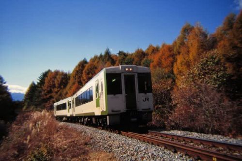 小海線キハ110系　高原列車はラララララ行くよ　1997-11-01