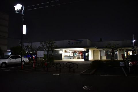 名鉄名古屋本線　夜の本笠寺駅