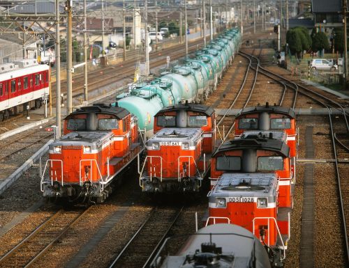 関西本線（塩浜駅）に到着する懐かしのＤＤ５１牽引の石油輸送列車（四日市～塩浜）