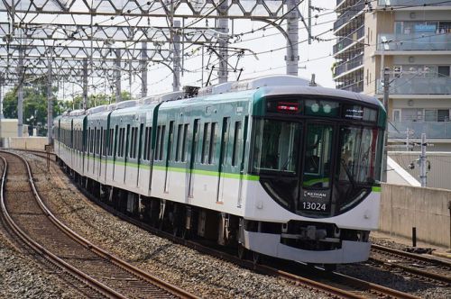 消える京阪の5扉車…13000系による5000系置換えが6月頃に完了へ
