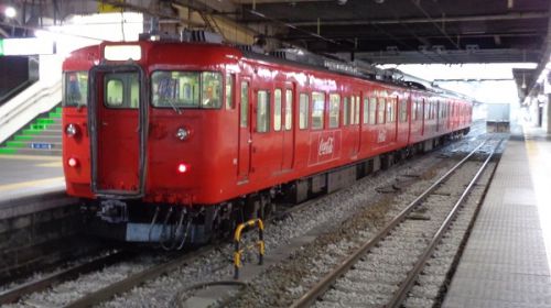2018年晩夏　長野県内の保存蒸機を見て歩く旅　73 しなの鉄道の115系　コカコーララッピング