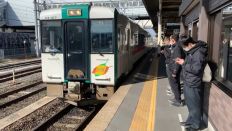小牛田駅に陸羽東線上り列車が22分遅延で到着