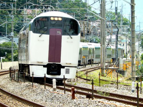 【JR東日本】今までありがとう!215系今春以降185系と共に順次廃車の予定との記事あり(鉄道コム記事より)