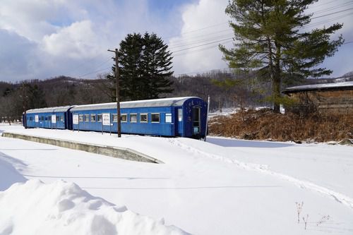 振内駅にある客車