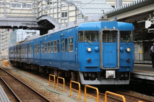 七尾線旧車両、新潟へ　「トキめき鉄道」観光列車に　廃車免れ　国鉄色に塗り直し