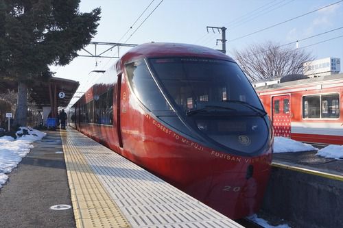 【富士急行】鉄道事業分社化により「富士山麓電気鉄道」を設立（2022年4月分割）