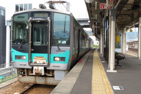 JR西日本が小浜線の本数半減を検討。小浜～東舞鶴は1日5.5往復に？ 2021年10月のダイヤ改正で。