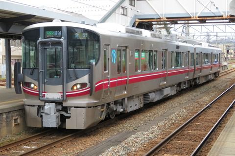 七尾駅・羽咋駅で 七尾線の新型車両 521系を撮る （2021年3月）