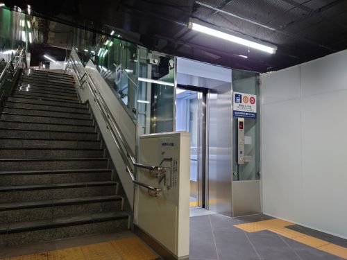 5557.【掘削工事せずに】東京の地下鉄初・「斜行エレベーター」爆誕【バリアフリー対応】