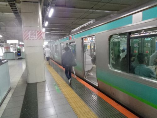 旅の始まりは普通列車グリーン車と東海道新幹線
