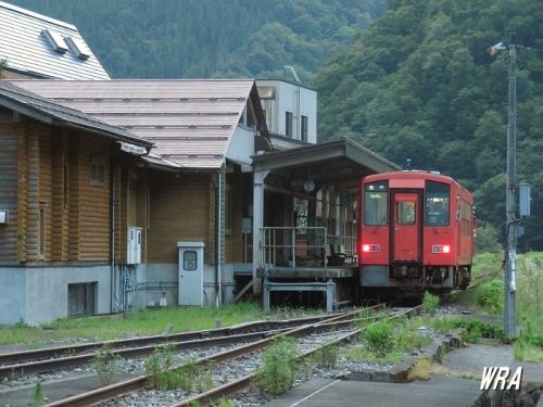 【施設紹介】JR越美北線 九頭竜湖駅(福井県大野市)―ローカル線の最果てはログハウス?