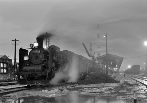 室蘭本線　苫小牧駅でＣ５７４４をバルブ撮影