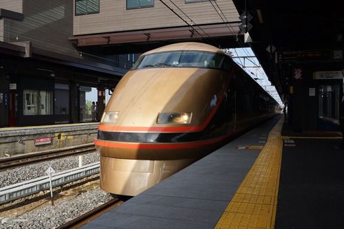 【東武鉄道】100系「スペーシア」を1720系「デラックスロマンスカー」塗装で運行（2021.12.5～）