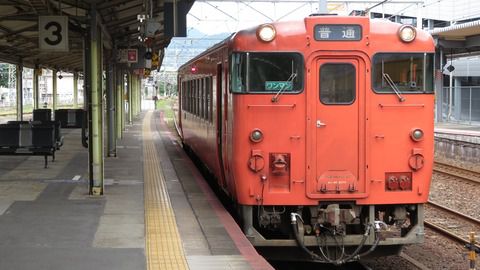 【岩徳線】 徳山駅と岩国駅でキハ40形 ＆ 岩徳線ホームの発車標・駅名標を撮る （2021年9月）